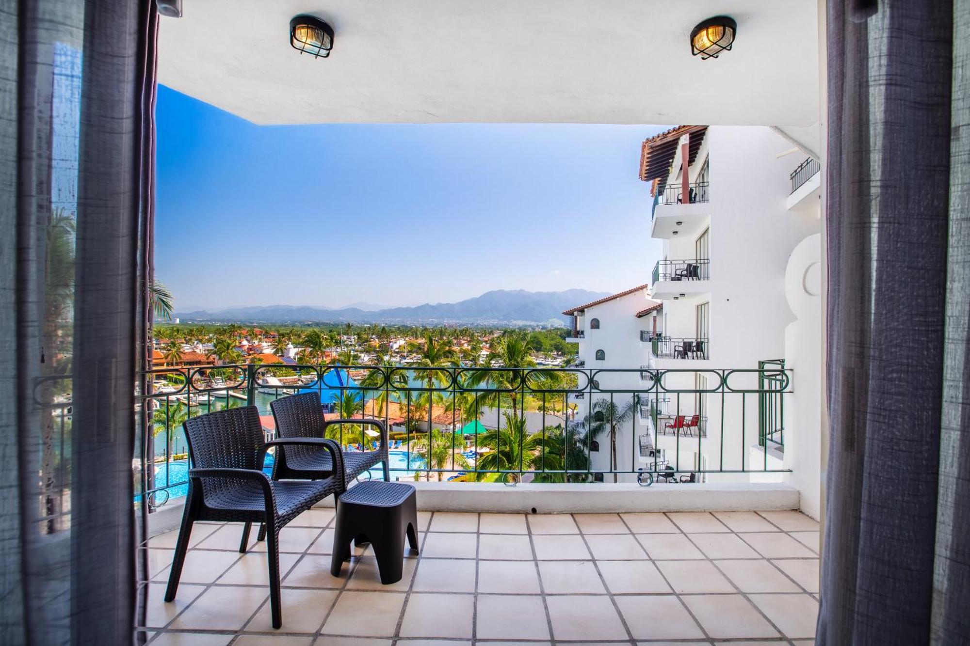 Vamar Vallarta All Inclusive Marina & Beach Resort Пуэрто-Вальярта Экстерьер фото